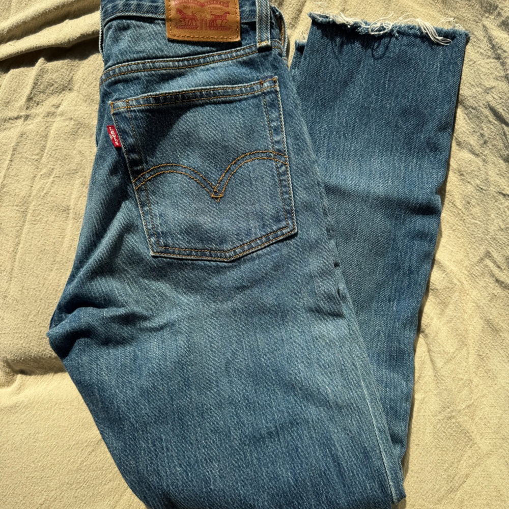Women’s Levi Buttonfly